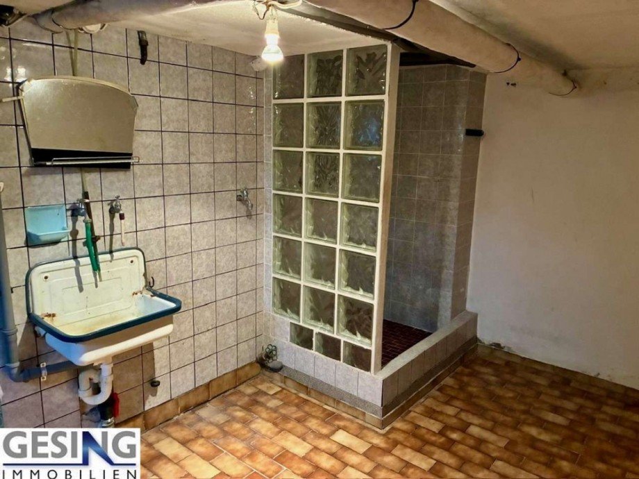Kellerraum mit Waschmaschinenanschluss Einfamilienhaus M�lln