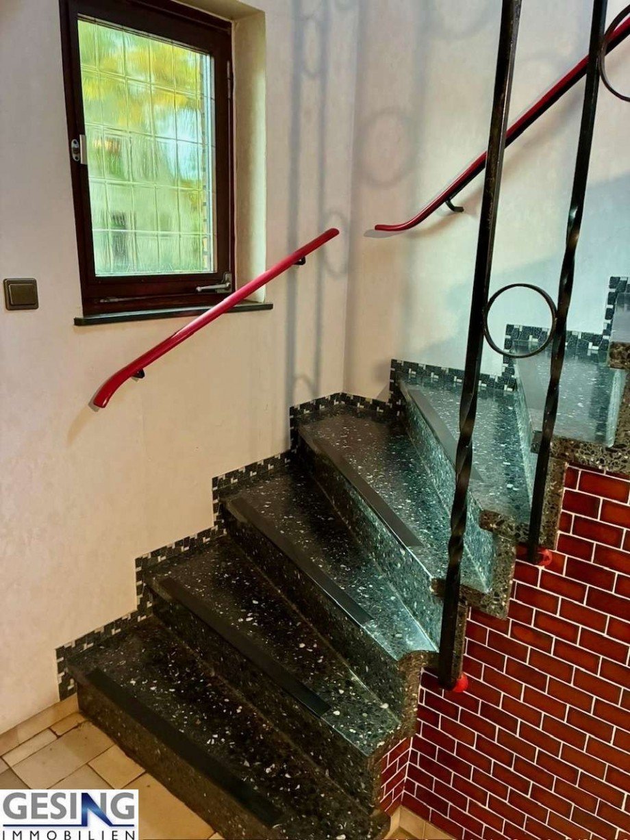 Treppe ins Dachgeschoss Einfamilienhaus M�lln