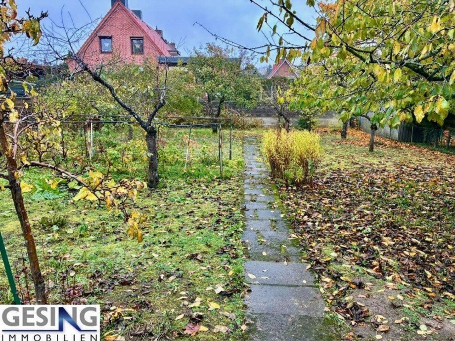 einladender Garten mit alten Baumbestand Einfamilienhaus M�lln