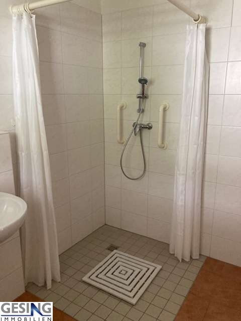Wohnbeispiel Badezimmer mit Fenster Erdgeschosswohnung Boizenburg/Elbe