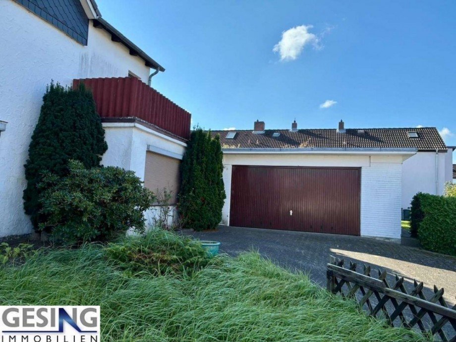 gro�e Garage Reihenendhaus M�lln