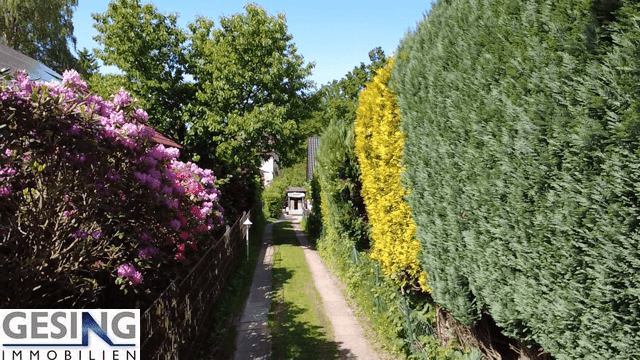 Zufahrt zum Grundst�ck Zweifamilienhaus Wentorf bei Hamburg