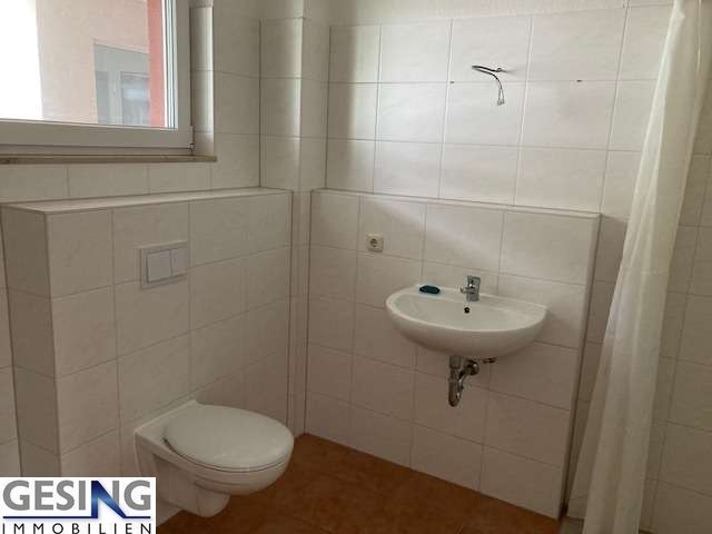 Wohnbeispiel Badezimmer mit Fenster Erdgeschosswohnung Boizenburg/Elbe