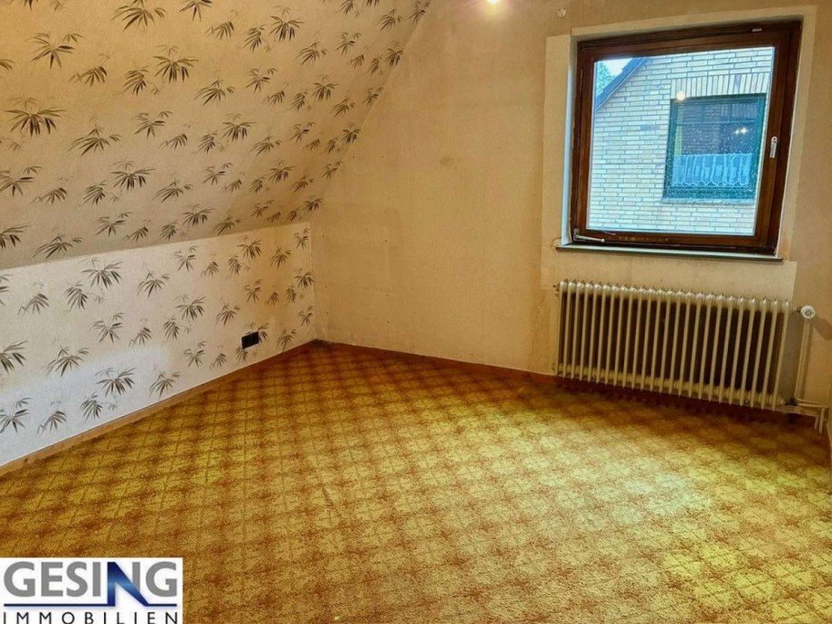 Zimmer im Dachgeschoss Einfamilienhaus M�lln