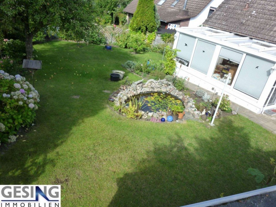 Gartenansicht Rasen hinten Einfamilienhaus M�lln
